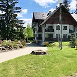 W Rezydencji Pod Swierkami Apartamento *