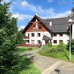 W Rezydencji Pod Swierkami Apartamento *